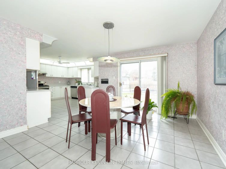 19 Alexandra Wood, Richmond Hill, ON, L4B 2L1 - 13
