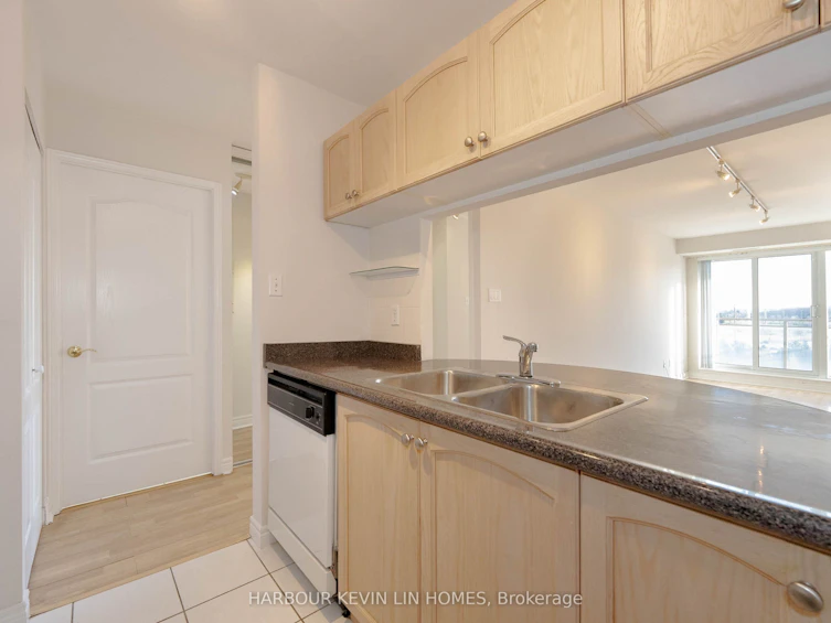 903-399 South Park Road, Markham, ON, L3T 7W6 - 25