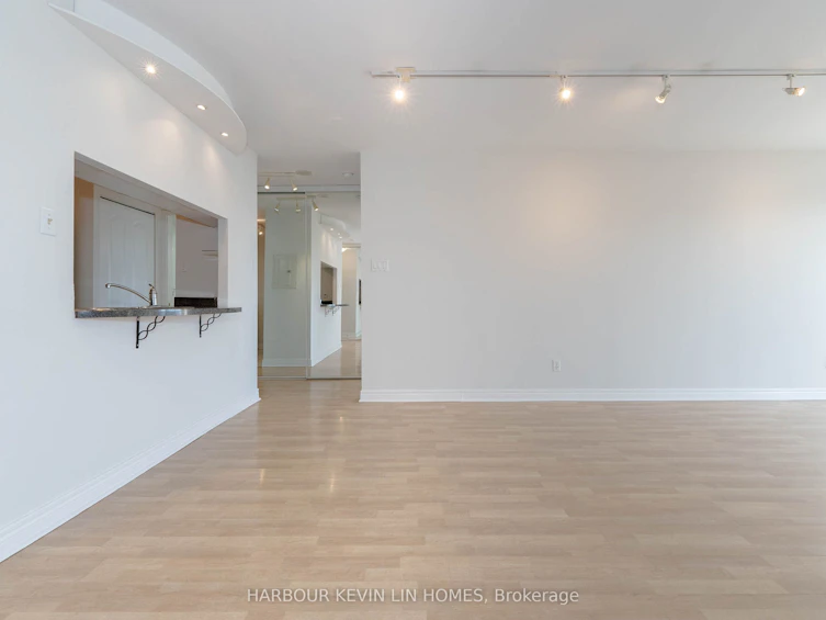 903-399 South Park Road, Markham, ON, L3T 7W6 - 17