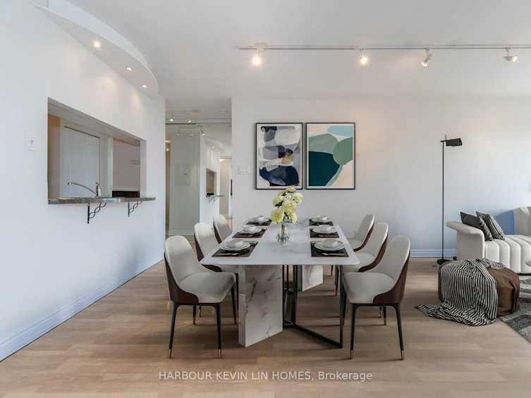 903-399 South Park Road, Markham, ON, L3T 7W6 - 2
