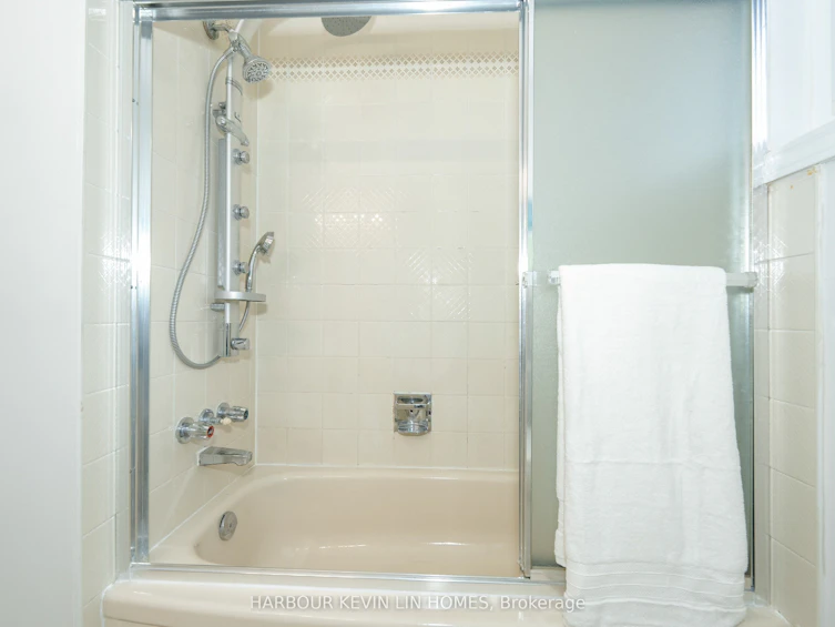 146 Valleymede Drive, Richmond Hill, ON, L4B 1T2 - 37
