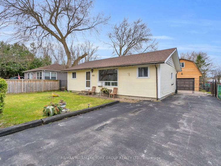 92 Cronsberry Road, Georgina, ON, L0E 1N0