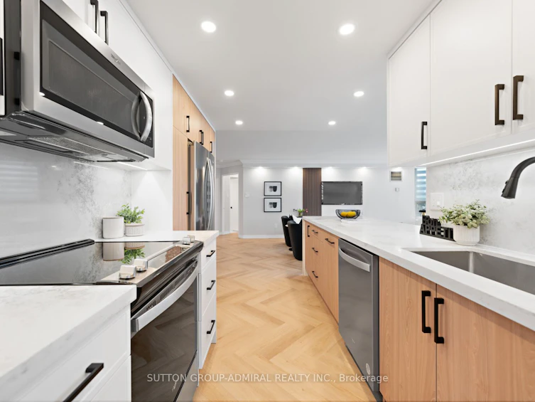 304-7 Townsgate Drive, Vaughan, ON, L4J 7Z9 - 14
