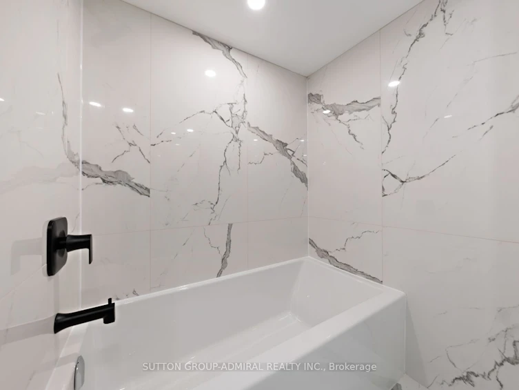 304-7 Townsgate Drive, Vaughan, ON, L4J 7Z9 - 32