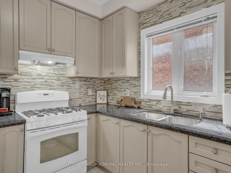 50 Saint Victor Drive, Vaughan, ON, L4H 3E3 - 9