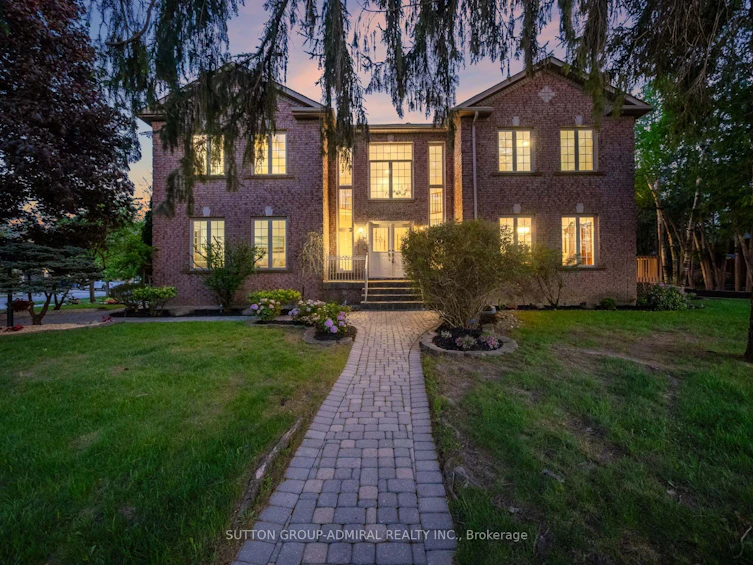 8 Tivoli Avenue, Richmond Hill, ON, L4C 0C6