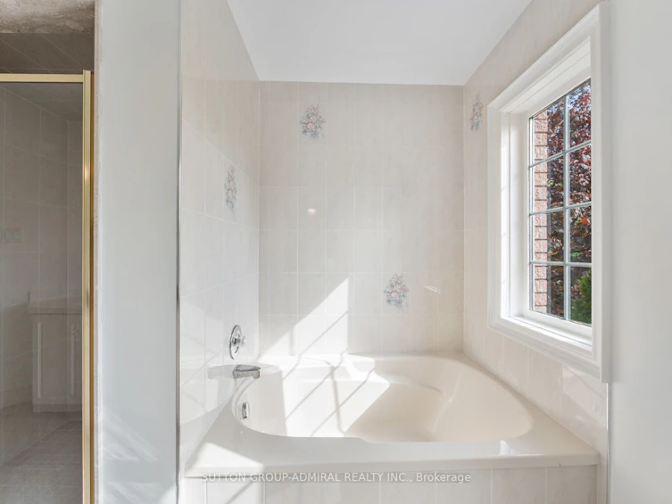 8 Tivoli Avenue, Richmond Hill, ON, L4C 0C6 - 38