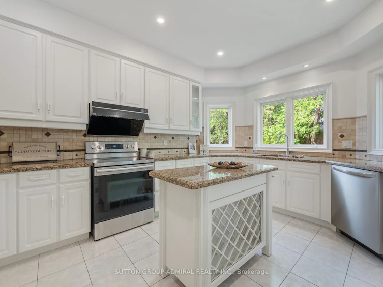 8 Tivoli Avenue, Richmond Hill, ON, L4C 0C6 - 9