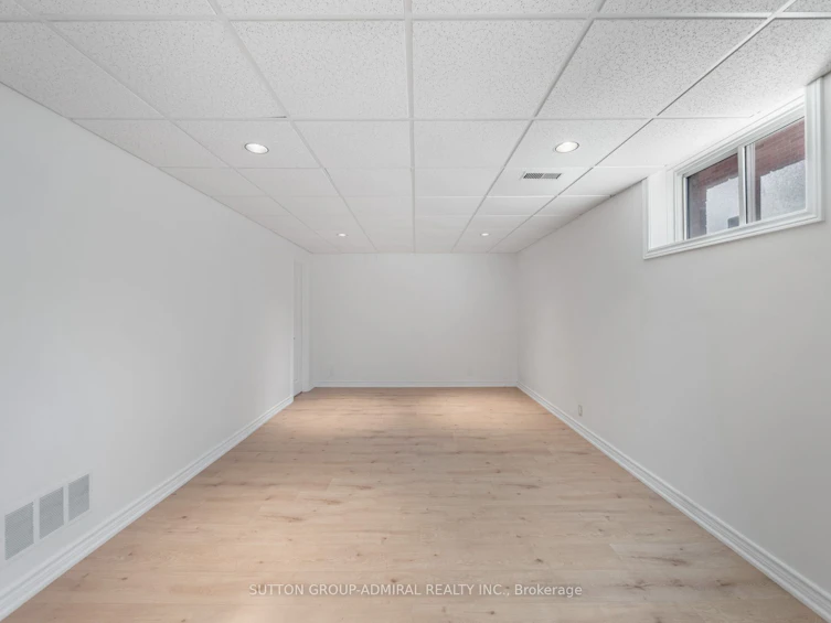 8 Tivoli Avenue, Richmond Hill, ON, L4C 0C6 - 43