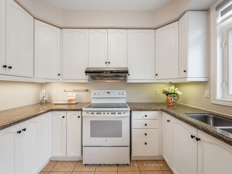 58 Saint Damian Avenue, Vaughan, ON, L4H 2L5 - 9
