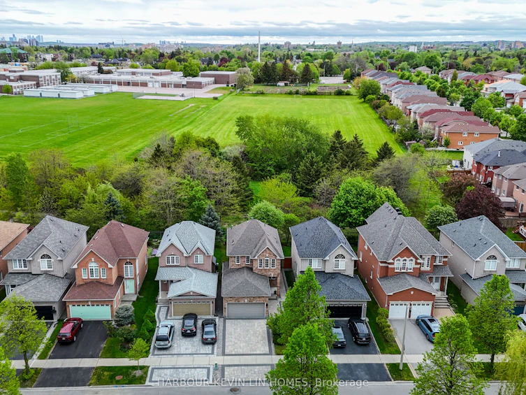 15 Rushingbrook Drive, Richmond Hill, ON, L4S 1W6 - 47
