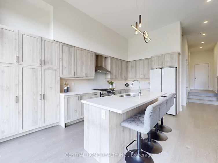 17 Knollview Lane, Richmond Hill, ON, L4E 1H7 - 12