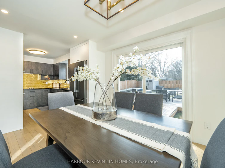 7 Cossar Drive, Aurora, ON, L4G 3N6 - 12