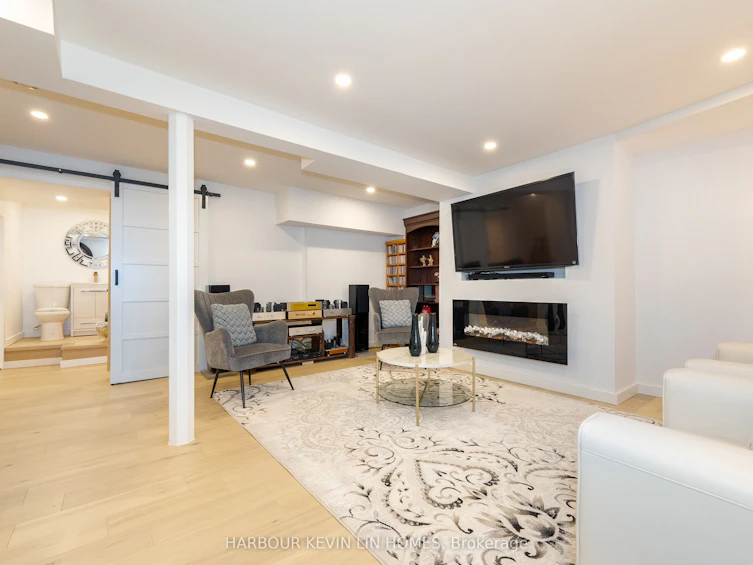 7 Cossar Drive, Aurora, ON, L4G 3N6 - 32