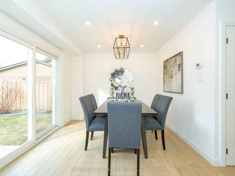 7 Cossar Drive, Aurora, ON, L4G 3N6 - 11