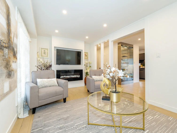 7 Cossar Drive, Aurora, ON, L4G 3N6 - 8