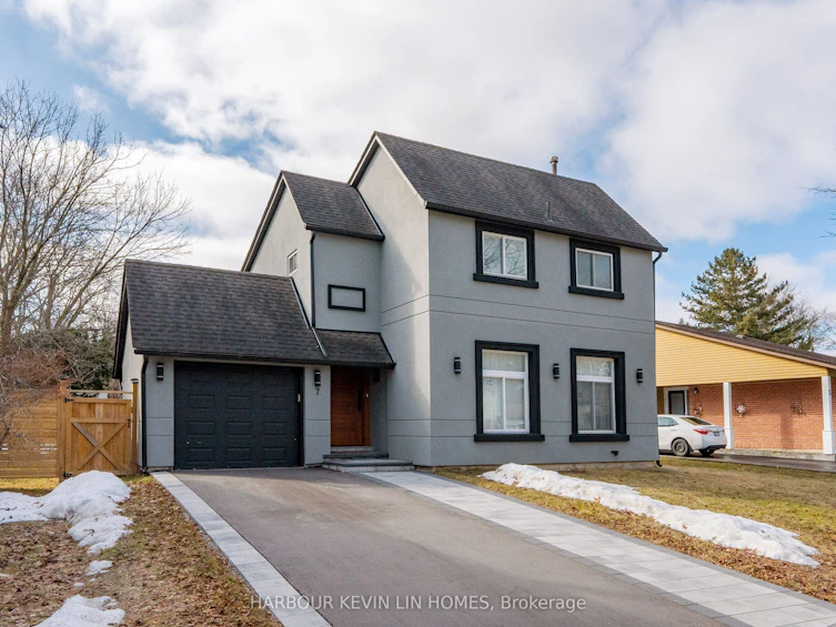 7 Cossar Drive, Aurora, ON, L4G 3N6 - 2