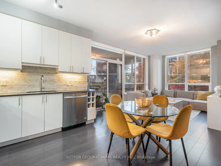 114-85 North Park Road, Vaughan, ON, L4J 0H9 - 4