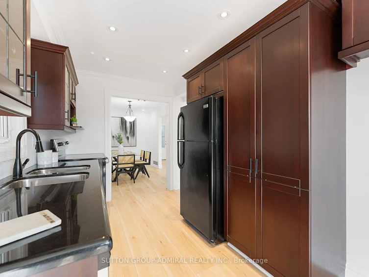 55 Thornbury Circle, Vaughan, ON, L4J 5C3 - 7
