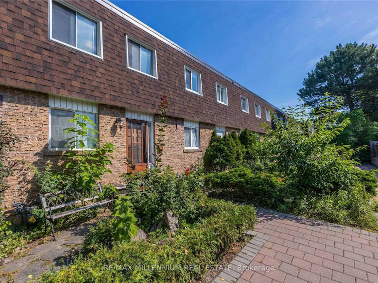 #17-17 The Carriage Way, Markham, ON, L3T 4V1