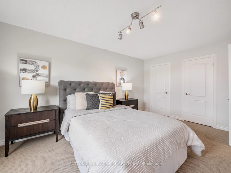 36 Oakhurst Drive, Vaughan, ON, L4J 7V3 - 36