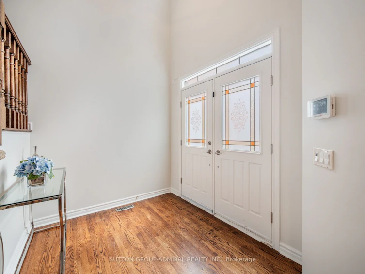 36 Oakhurst Drive, Vaughan, ON, L4J 7V3 - 2