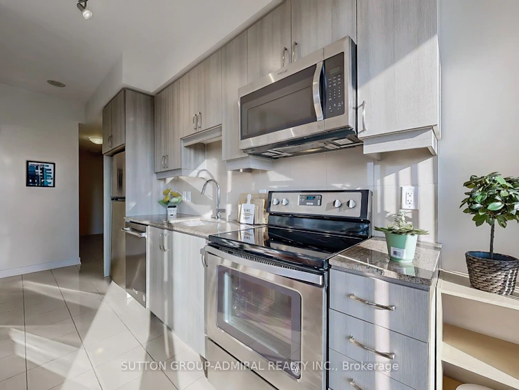 1711-9205 Yonge Street, Richmond Hill, ON, L4C 1V5 - 11