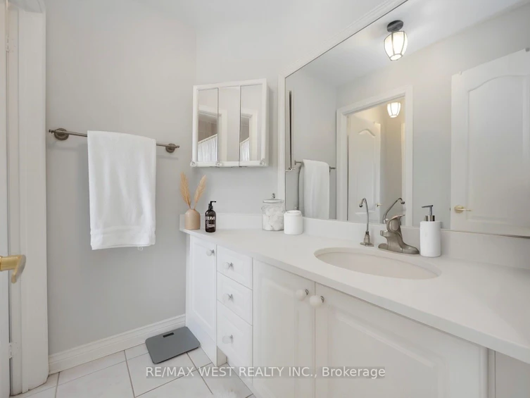 27 Chipmunk Trail, Vaughan, ON, L4H 2K4 - 21