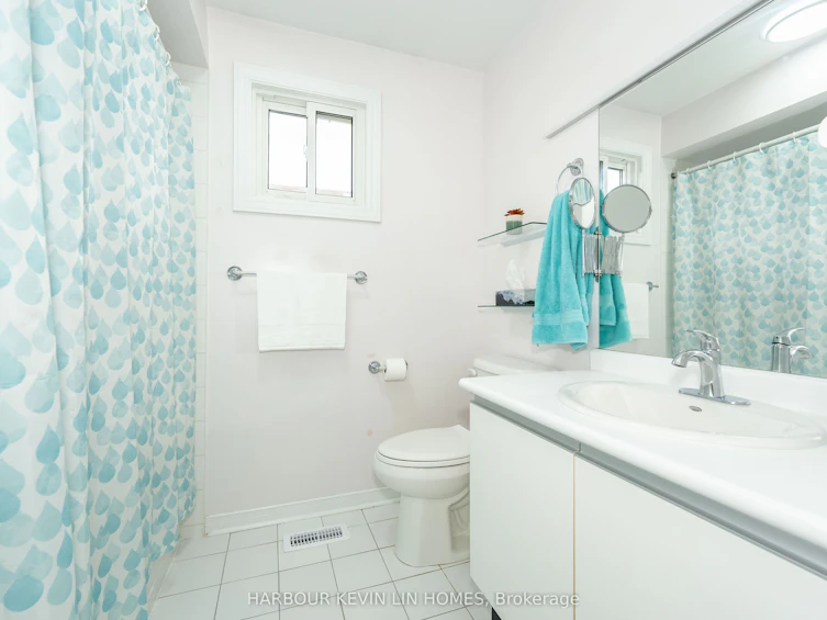 150 Oldhill Street, Richmond Hill, ON, L4C 9Z7 - 17