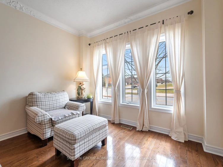 450 Pleasant Ridge Avenue, Vaughan, ON, L4J 8X2 - 6