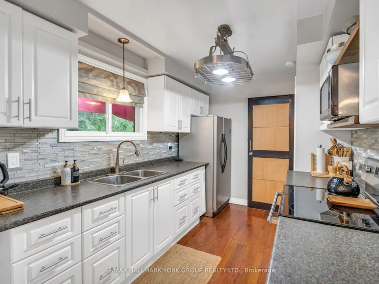 16 James Street, Georgina, ON, L0E 1N0 - 14