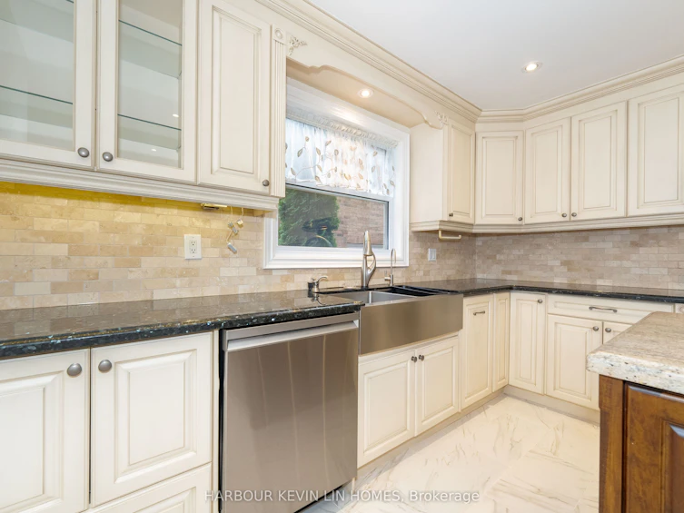 39 Montclair Road, Richmond Hill, ON, L4B 2T9 - 13