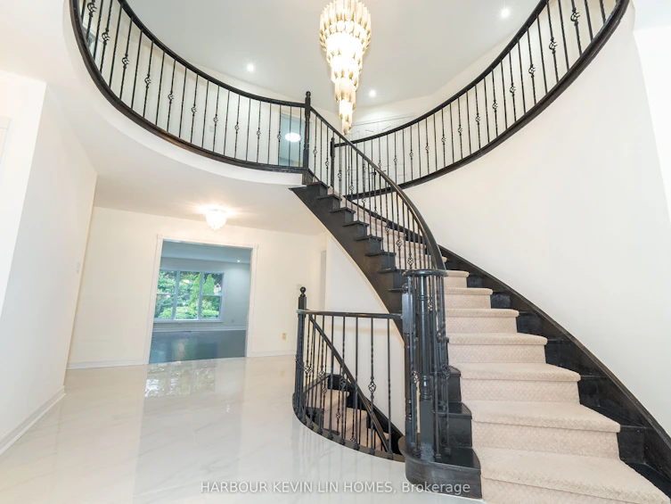39 Montclair Road, Richmond Hill, ON, L4B 2T9 - 5