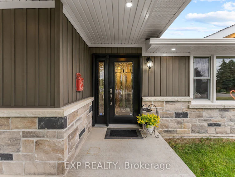 111 Church Street, Georgina, ON, L4P 1J4 - 4