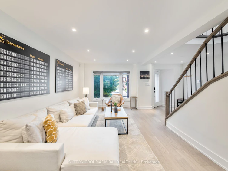 62 Pinewood Drive, Vaughan, ON, L4J 5N8 - 4