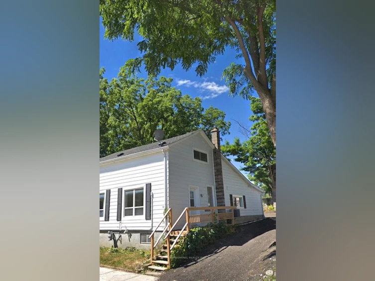 32-34 Superior Street, Newmarket, ON, L3Y 3X3