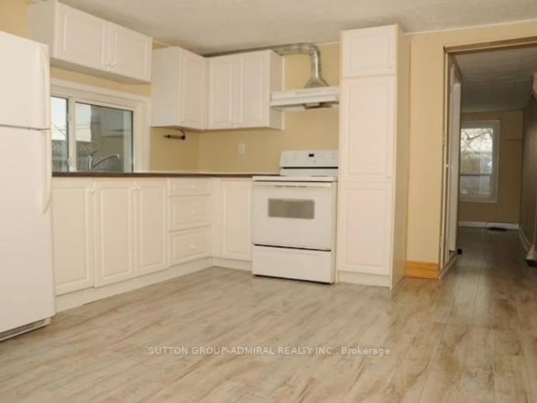 32-34 Superior Street, Newmarket, ON, L3Y 3X3 - 6