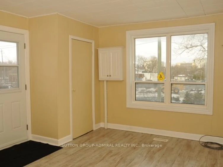 32-34 Superior Street, Newmarket, ON, L3Y 3X3 - 3