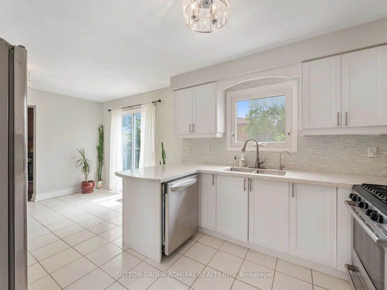 280 Bernard Avenue, Richmond Hill, ON, L4S 1C9 - 17