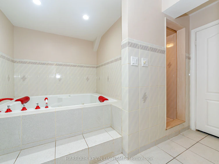 10 Edmund Crescent, Richmond Hill, ON, L4B 2X9 - 41