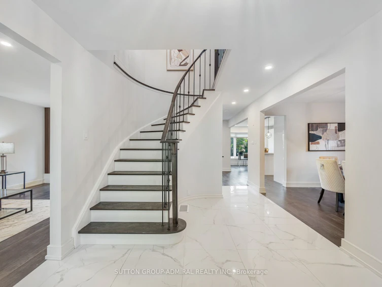 97 Golf Links Drive, Aurora, ON, L4G 3V4 - 14
