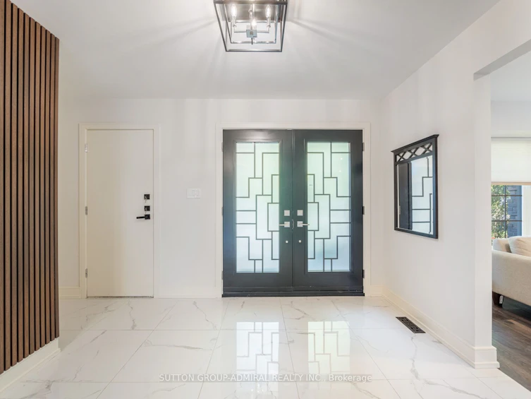97 Golf Links Drive, Aurora, ON, L4G 3V4 - 3