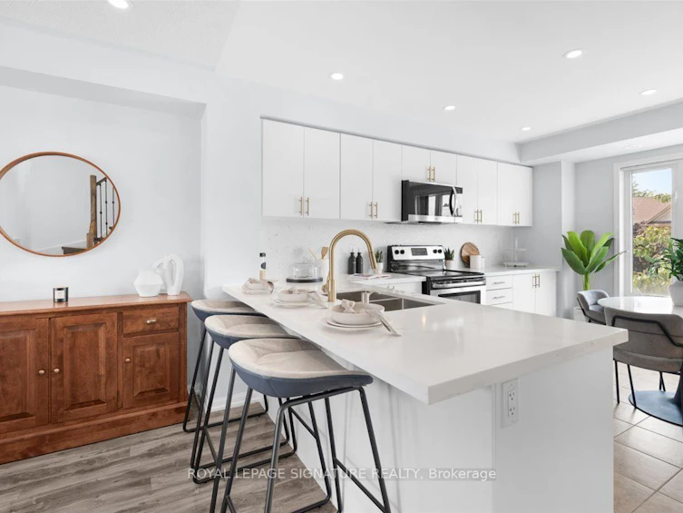 263 John West Way, Aurora, ON, L4G 0S8 - 7