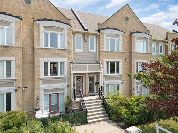 263 John West Way, Aurora, ON, L4G 0S8 - 2