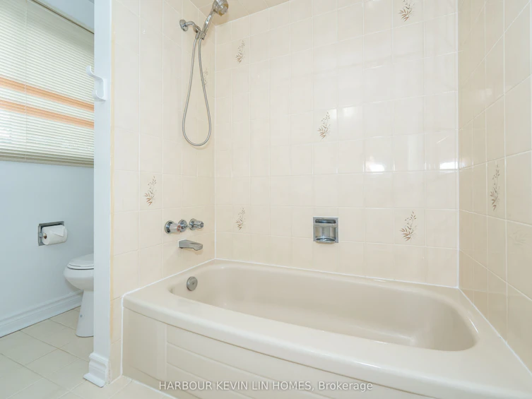 35 Lynngrove Crescent, Richmond Hill, ON, L4B 2C1 - 27