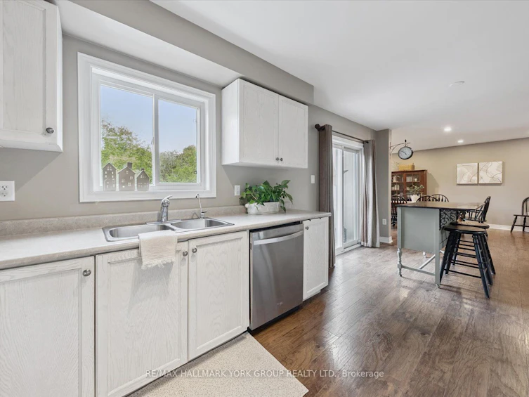 340 King Street E, East Gwillimbury, ON, L0G 1M0 - 18