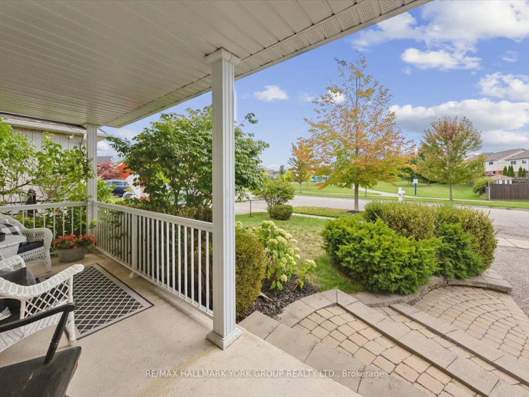 340 King Street E, East Gwillimbury, ON, L0G 1M0 - 3