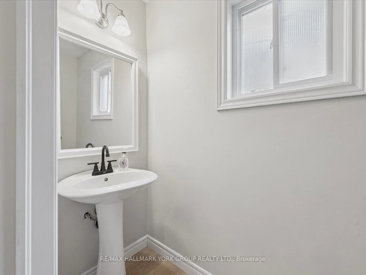 340 King Street E, East Gwillimbury, ON, L0G 1M0 - 20