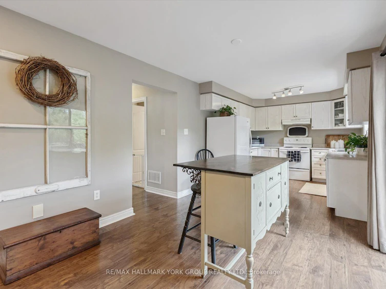 340 King Street E, East Gwillimbury, ON, L0G 1M0 - 14