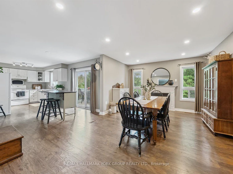 340 King Street E, East Gwillimbury, ON, L0G 1M0 - 9